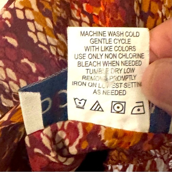 Donnekenny Timeless Elegance button down Blouse women size large - Picture 8 of 8